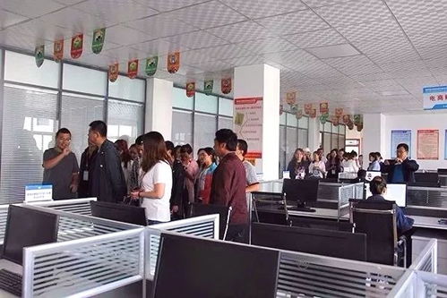 夏河縣電商產(chǎn)業(yè)扶貧新篇章 電商新星培養(yǎng)計(jì)劃觀摩團(tuán)蒞臨我中心考察電子商務(wù)技術(shù)服務(wù)